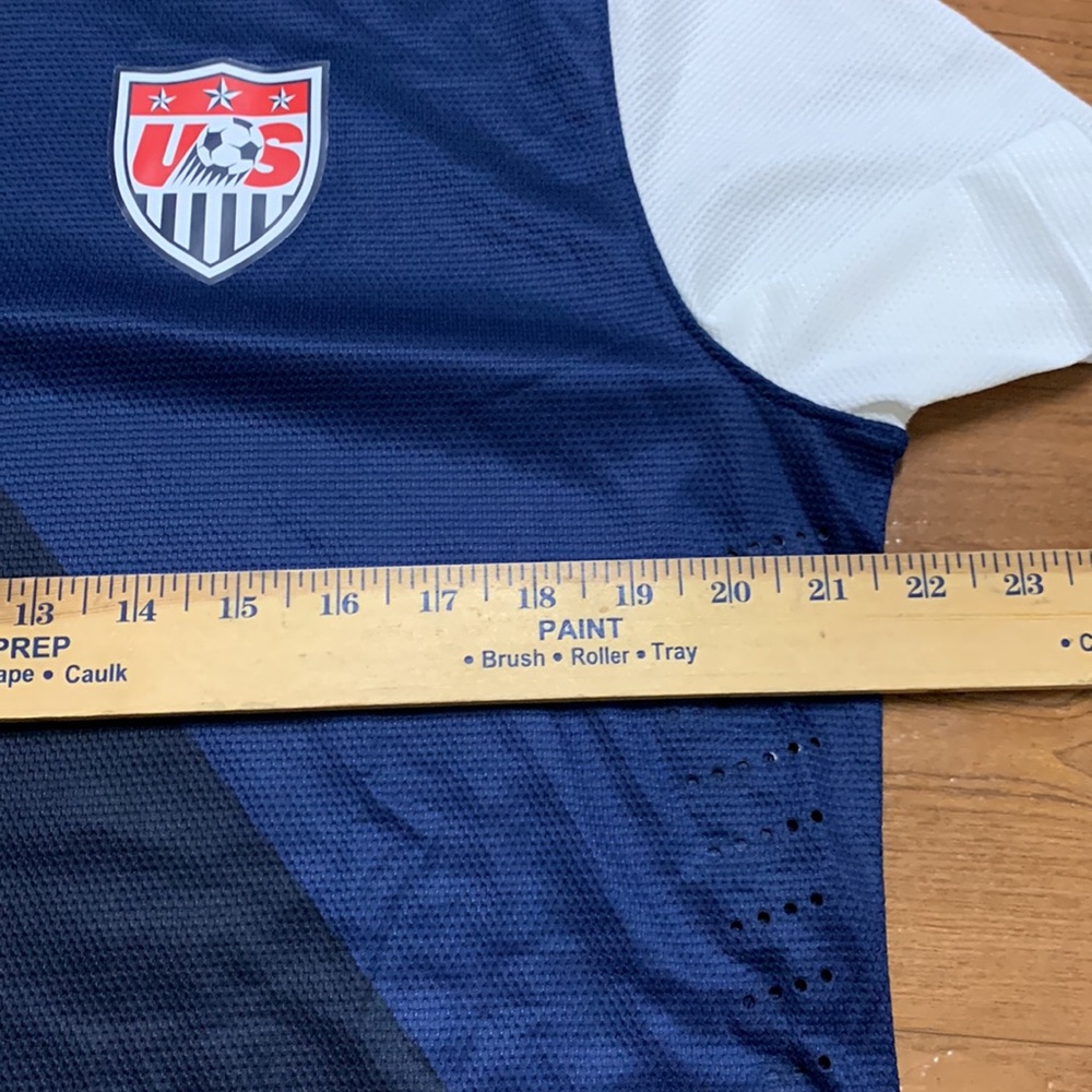 Nike USA Soccer Jersey - Picture 3 of 14